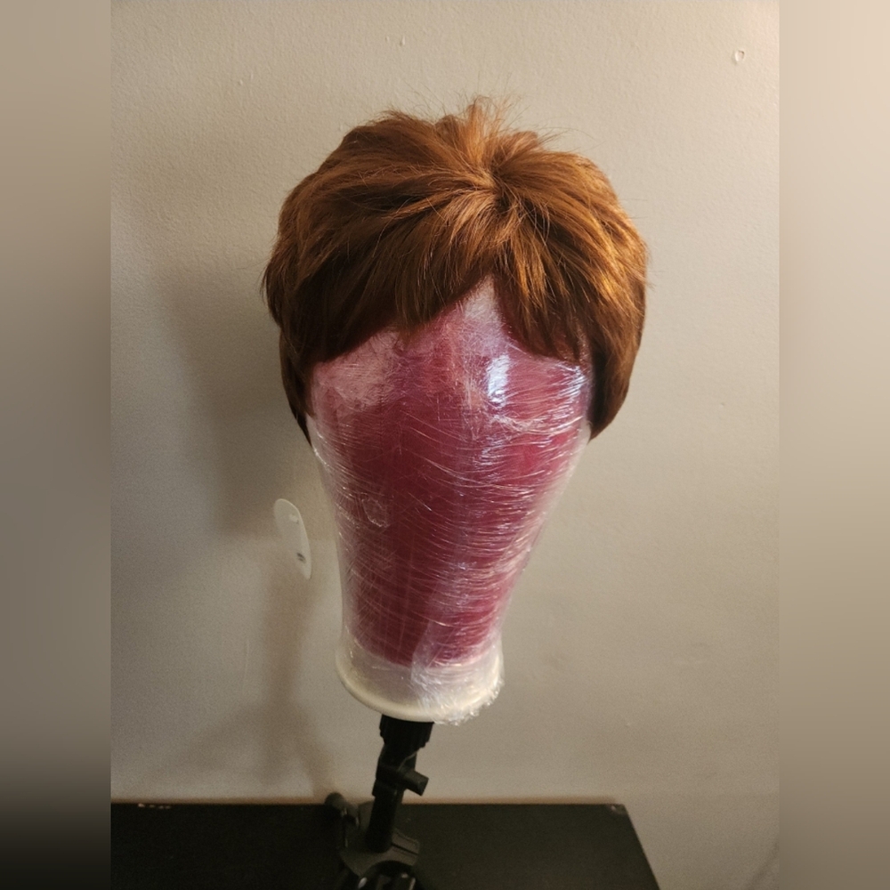 Short nwt wig